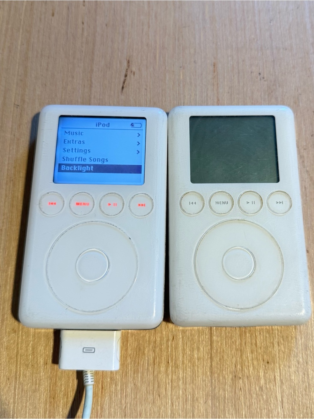2-iPod Classic 3rdGen Model:A1040-15GB Powers On Bad Batteries Read Info Below!